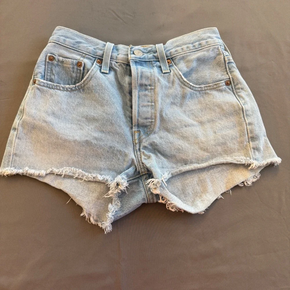 Levi's 501 Cut Off Denim Shorts Women 24 Light Wash